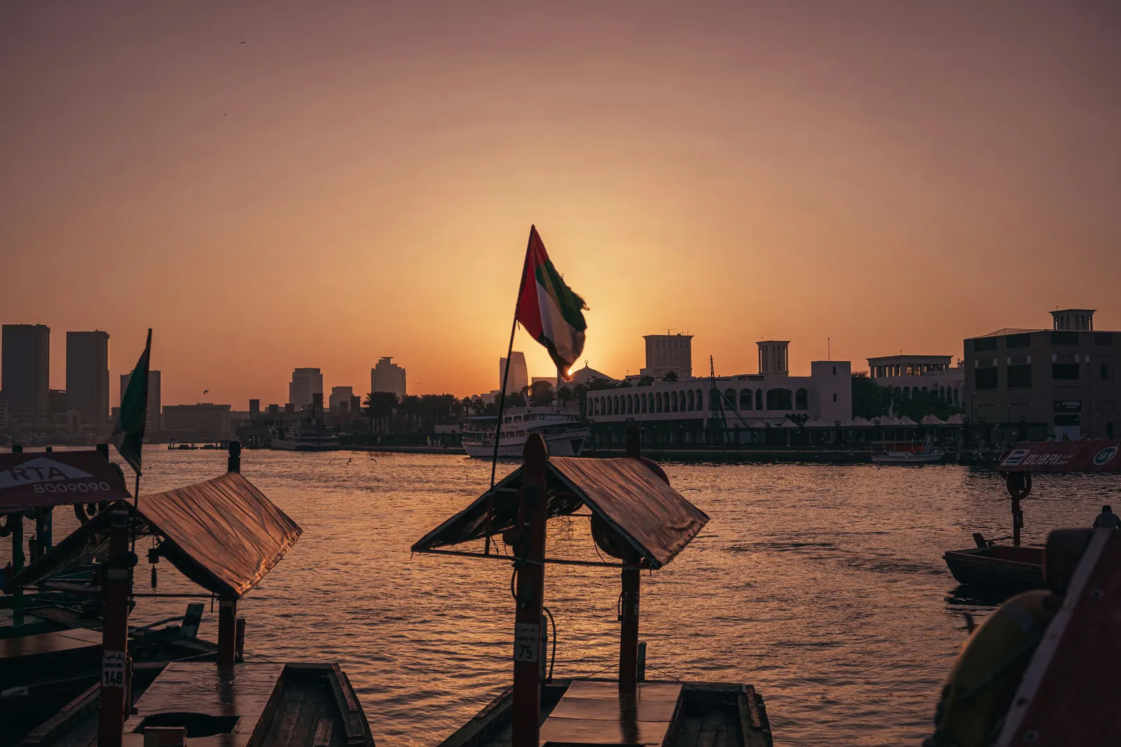 Dubai Creek au coucher du soleil